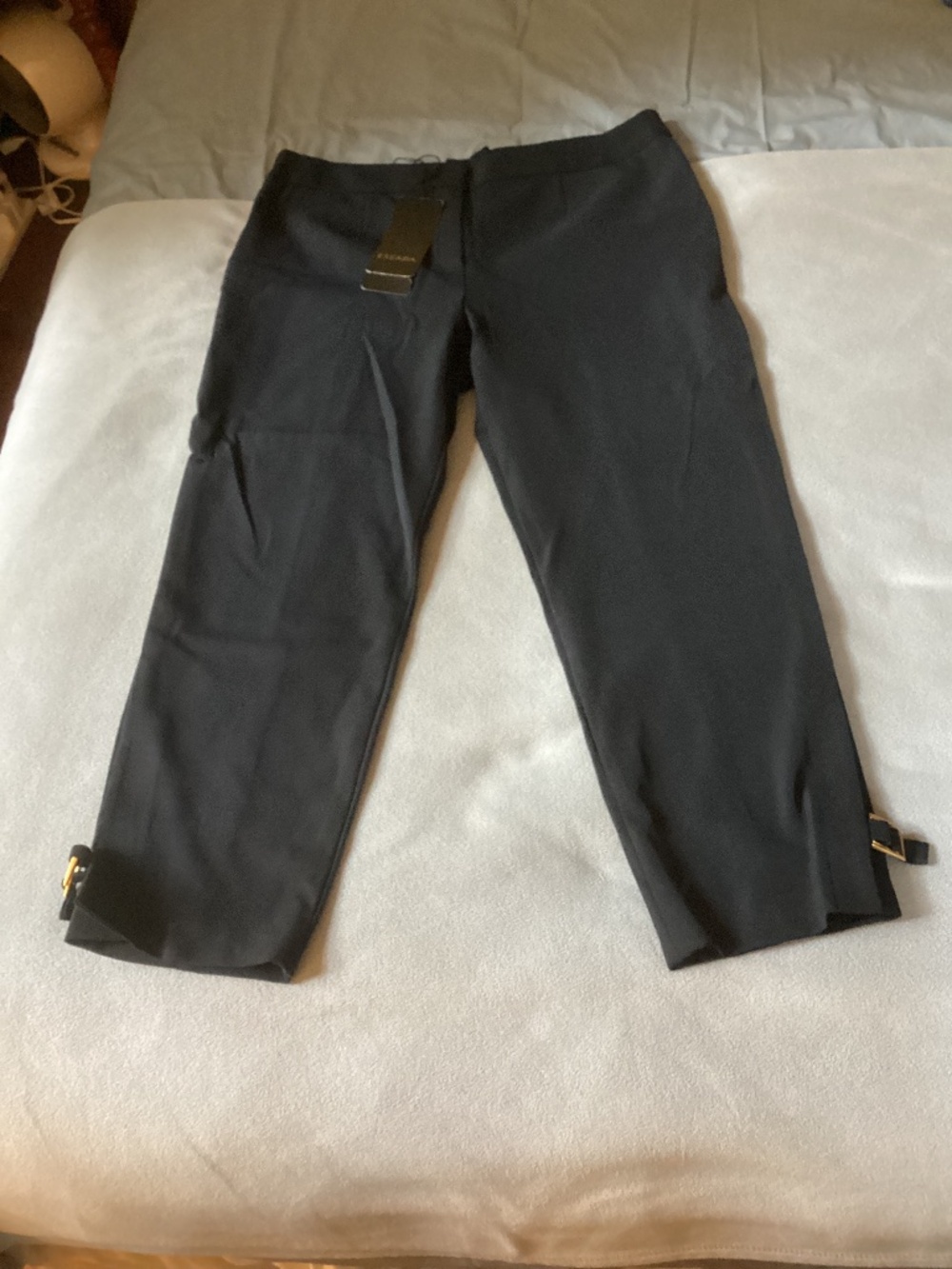 Escada Capris